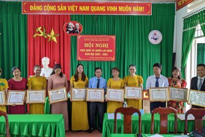 Hội nghị viên chức và người lao động năm học 2022-2023 Trường TH Nguyễn Huệ